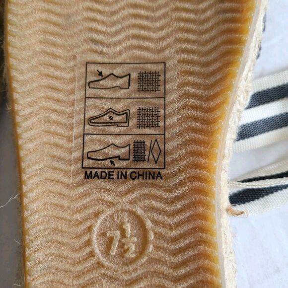 Soludos Black and Cream Espadrilles - Picture 6 of 7